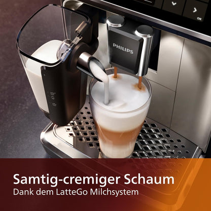 Serie 5400 Kaffeevollautomat (EP5447/90)– LatteGo Milchsystem, 12 Kaffeespezialitäten, Intuitives Display, 4 Benutzerprofile, Chrom